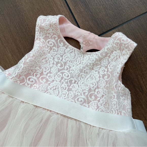 David’s Bridal flower girl dress, size 4 - Picture 14 of 14